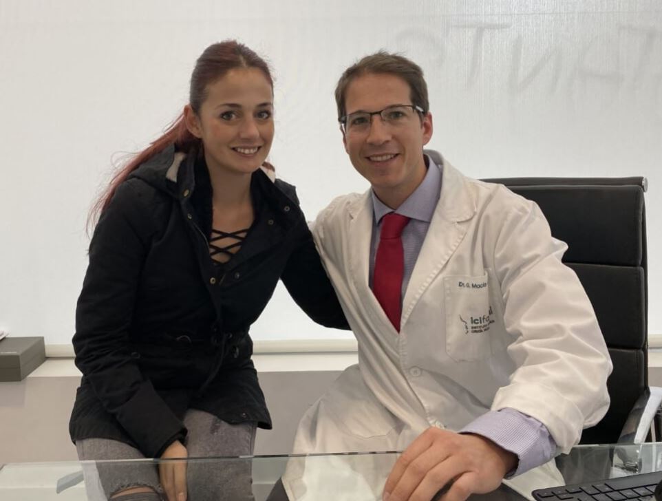 Doctor Macia con paciente