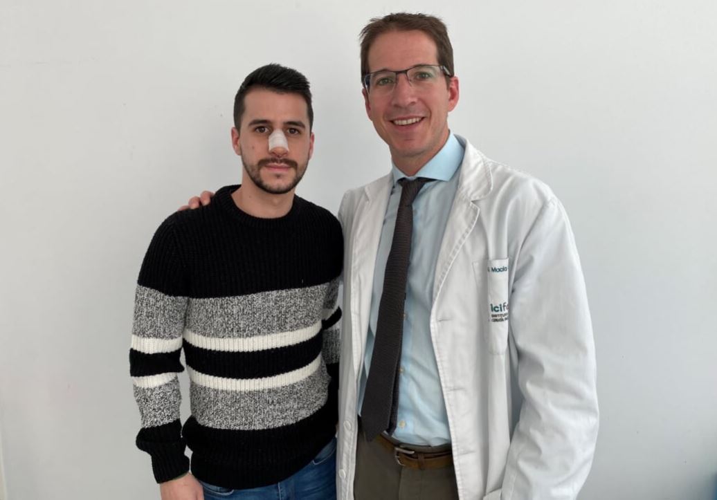 Doctor Macia con paciente