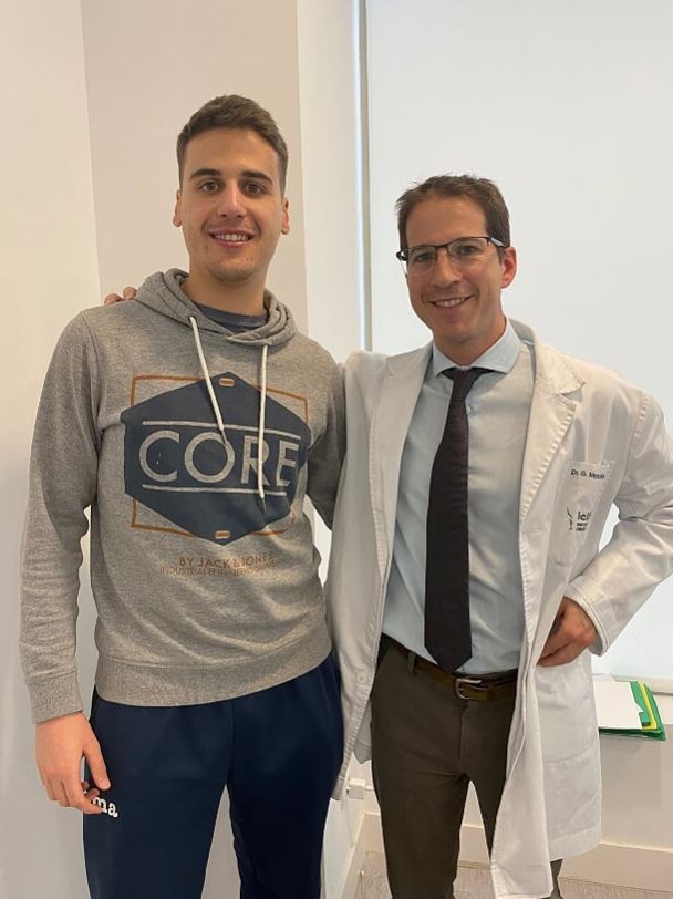 Doctor Macia con paciente